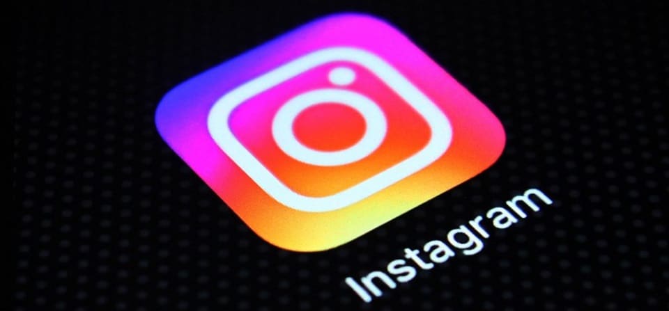 How to Design Stunning Visuals for Your Instagram Stories